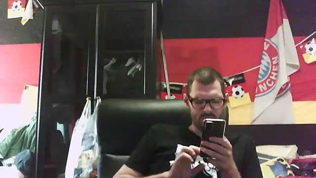 Die-geile-Sau online show from 11-19-25, 01:11