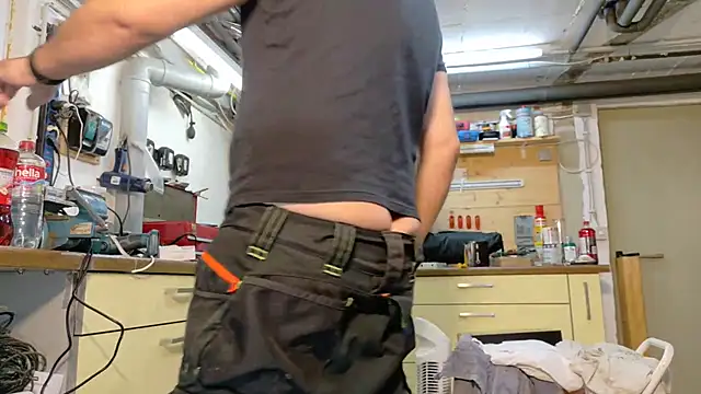 Snapshot of Nikeyone2 chatting on 03-16-26, 06:39 Nikeyone2 online show from 03-16-26, 06:39