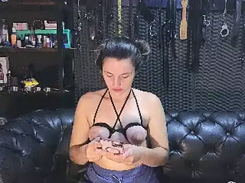 kimberly swan online show from 12-18-24, 04:17