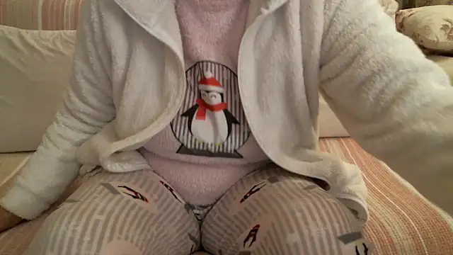 mysteriouscouple001 online show from 12-30-24, 03:14