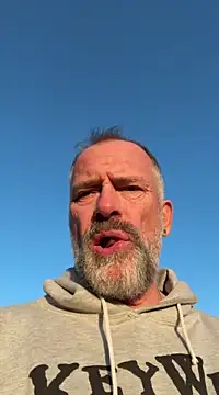 Snapshot of DaddybearVLC chatting on 02-24-25, 04:04 DaddybearVLC online show from 02-24-25, 04:04