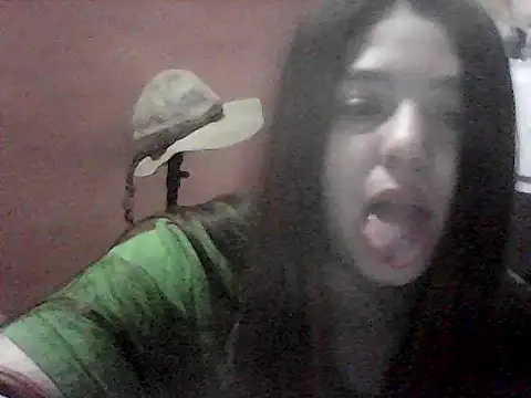 Snapshot of Oxitocina2000 chatting on 10-26-25, 11:09 Oxitocina2000 online show from 10-26-25, 11:09