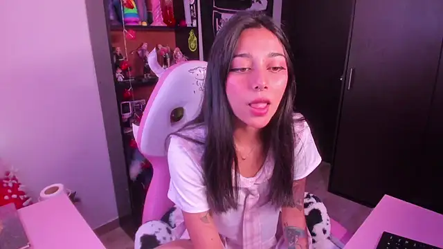 amber yull online show from 05-08-26, 02:00
