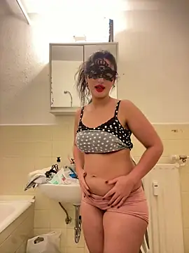 Snapshot of Sarahkhaalifa chatting on 11-15-25, 09:11 Sarahkhaalifa online show from 11-15-25, 09:11