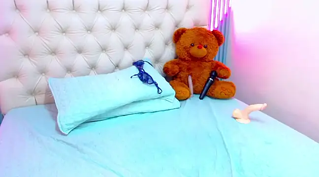 Snapshot of Naomy_Jackson chatting on 12-10-24, 07:32 Naomy Jackson online show from 12-10-24, 07:32