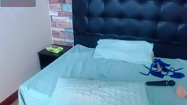 Snapshot of Naomy_Jackson chatting on 02-05-25, 06:48 Naomy Jackson online show from 02-05-25, 06:48