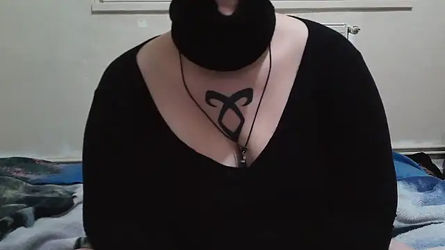 Lolabeluccia xh  online show from 11-17-25, 07:25