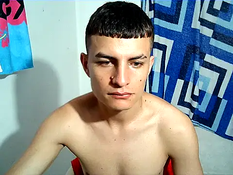 Snapshot of SHAT_SEX chatting on 10-29-25, 03:36 SHAT SEX online show from 10-29-25, 03:36