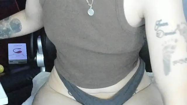 natasha logan  online show from 11-08-25, 04:01