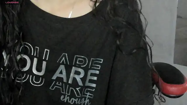 natasha logan  online show from 04-10-26, 04:06