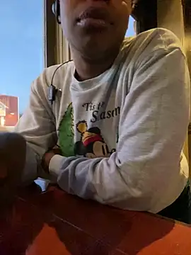 Lilli Lovely online show from 12-17-24, 10:54