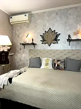 Snapshot of StripBianka chatting on 11-12-25, 06:58 StripBianka online show from 11-12-25, 06:58