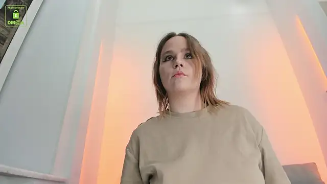 Snapshot of ErikaLust chatting on 12-28-24, 04:19 ErikaLust online show from 12-28-24, 04:19