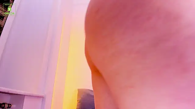 Snapshot of ErikaLust chatting on 01-24-25, 04:16 ErikaLust online show from 01-24-25, 04:16