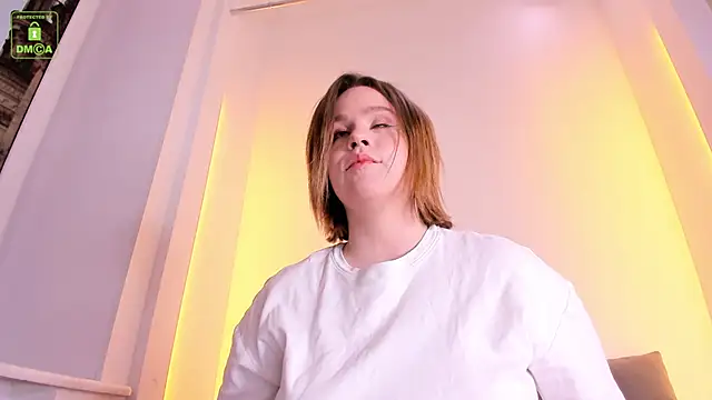 Snapshot of ErikaLust chatting on 03-03-25, 04:14 ErikaLust online show from 03-03-25, 04:14