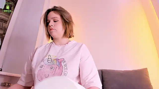 Snapshot of ErikaLust chatting on 03-04-25, 04:49 ErikaLust online show from 03-04-25, 04:49