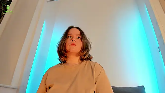 Snapshot of ErikaLust chatting on 10-10-25, 04:11 ErikaLust online show from 10-10-25, 04:11