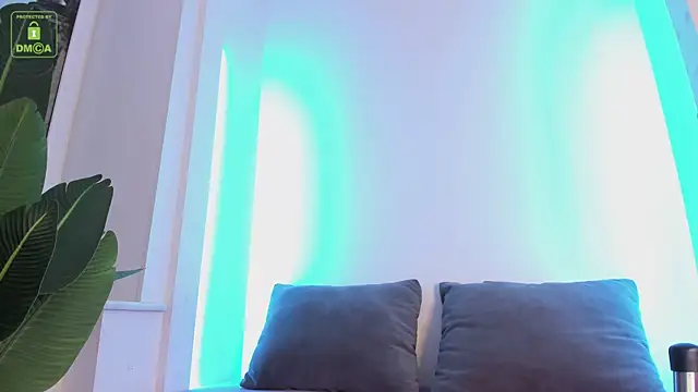 Snapshot of ErikaLust chatting on 11-12-25, 04:24 ErikaLust online show from 11-12-25, 04:24