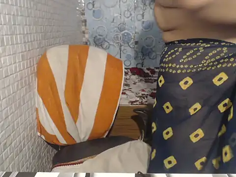 Snapshot of Oh_Maya chatting on 05-16-26, 02:52 Oh Maya online show from 05-16-26, 02:52