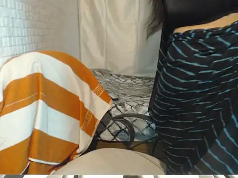 Snapshot of Oh_Maya chatting on 06-10-26, 03:50 Oh Maya online show from 06-10-26, 03:50
