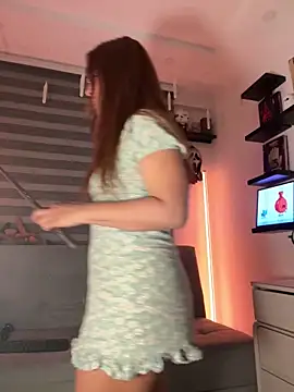 Snapshot of crystal_bunny7 chatting on 09-10-25, 01:49 crystal bunny7 online show from 09-10-25, 01:49