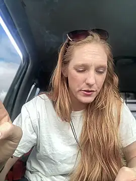 GoldenFlameGoddess online show from 03-18-25, 09:10