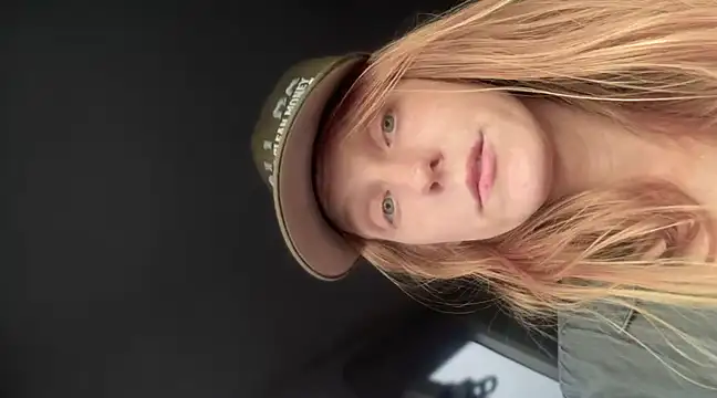 GoldenFlameGoddess online show from 03-20-25, 12:19