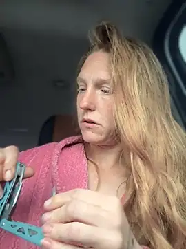 GoldenFlameGoddess online show from 04-01-26, 02:47