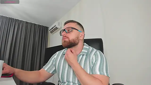 Findom guy online show from 01-13-26, 04:01