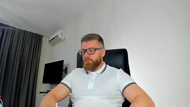 Snapshot of Findom_guy chatting on 05-02-26, 05:51 Findom guy online show from 05-02-26, 05:51