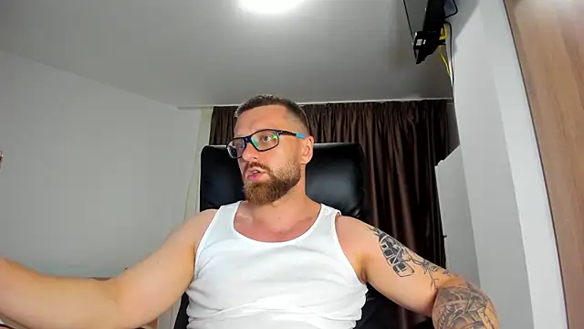 Snapshot of Findom_guy chatting on 07-22-26, 05:16 Findom guy online show from 07-22-26, 05:16