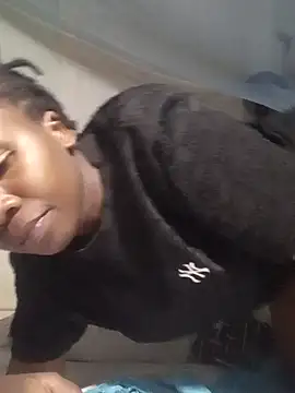 Snapshot of Queentesi chatting on 01-31-25, 05:42 Queentesi online show from 01-31-25, 05:42