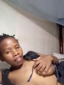 Snapshot of Queentesi chatting on 02-09-25, 12:30 Queentesi online show from 02-09-25, 12:30