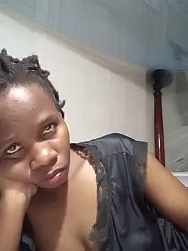 Snapshot of Queentesi chatting on 02-28-25, 07:05 Queentesi online show from 02-28-25, 07:05