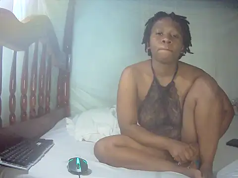 Snapshot of Queentesi chatting on 09-16-25, 10:05 Queentesi online show from 09-16-25, 10:05