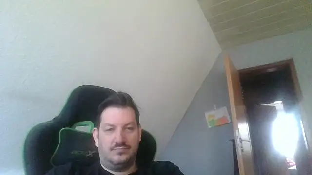 Snapshot of Golffahrer1982 chatting on 03-25-26, 09:59 Golffahrer1982 online show from 03-25-26, 09:59