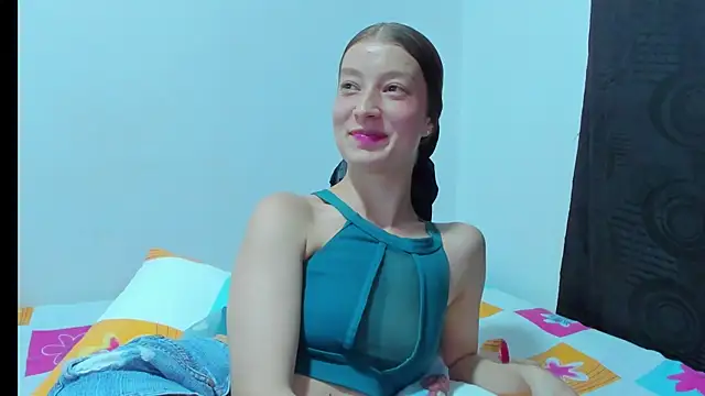 Snapshot of MiiaVolkova chatting on 05-08-26, 12:27 MiiaVolkova online show from 05-08-26, 12:27
