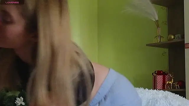 Snapshot of Ivy_Ice11 chatting on 01-04-25, 11:54 Ivy Ice11 online show from 01-04-25, 11:54