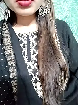 Snapshot of Noor_Darliing chatting on 01-23-25, 06:14 Noor Darliing online show from 01-23-25, 06:14