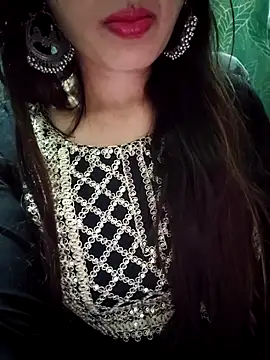 Snapshot of Noor_Darliing chatting on 10-08-25, 04:59 Noor Darliing online show from 10-08-25, 04:59