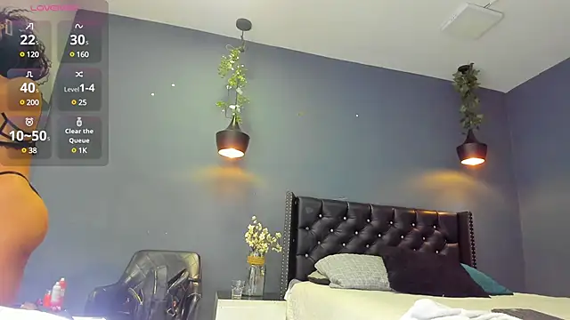 Sophiietaylor online show from 02-13-25, 11:26