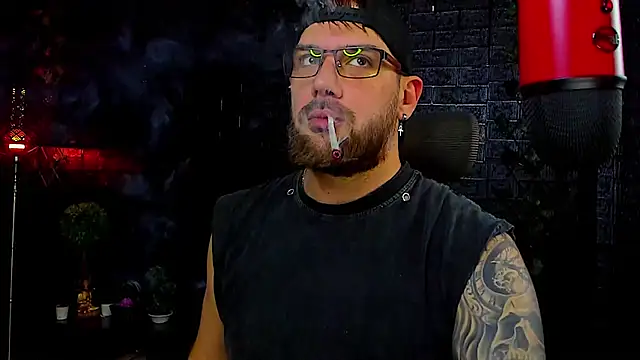 LexXHardy online show from 10-16-25, 01:23