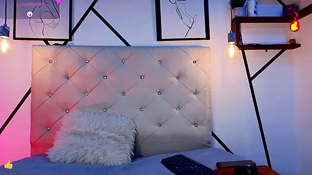 Snapshot of violetasimonz chatting on 02-13-26, 09:55 violetasimonz online show from 02-13-26, 09:55