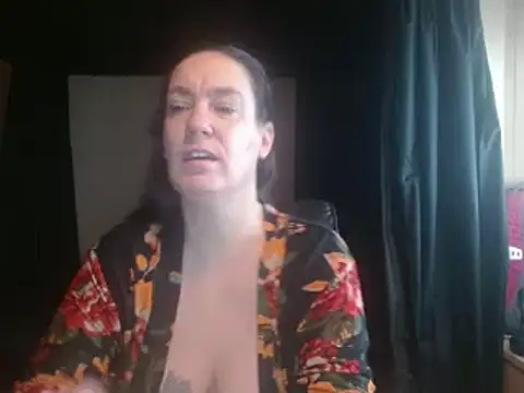 SimoneMoore online show from 02-17-25, 05:32