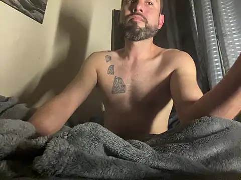 hotraillX online show from 12-22-24, 08:27