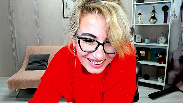 Cassandra Hotty online show from 02-07-25, 11:01