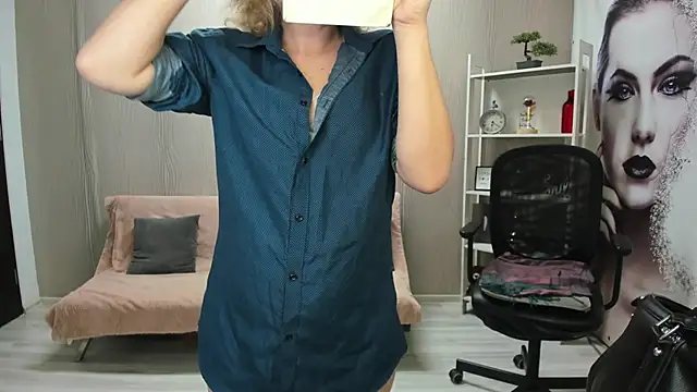 Cassandra Hotty online show from 03-26-26, 04:18