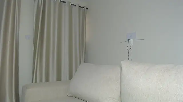 Snapshot of NIKKIE_LOVE chatting on 09-29-25, 09:58 NIKKIE LOVE online show from 09-29-25, 09:58