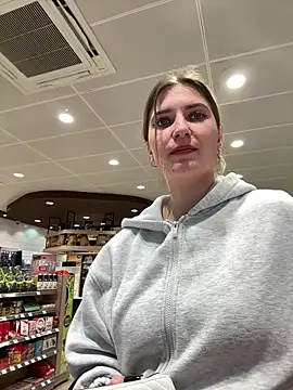 Snapshot of secretcrazy69 chatting on 02-05-25, 09:29 secretcrazy69 online show from 02-05-25, 09:29