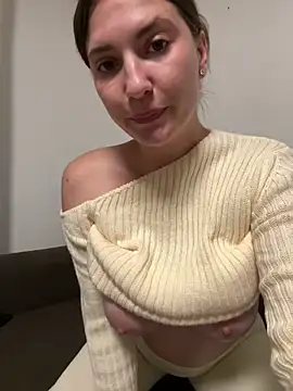 Snapshot of secretcrazy69 chatting on 09-26-25, 02:43 secretcrazy69 online show from 09-26-25, 02:43